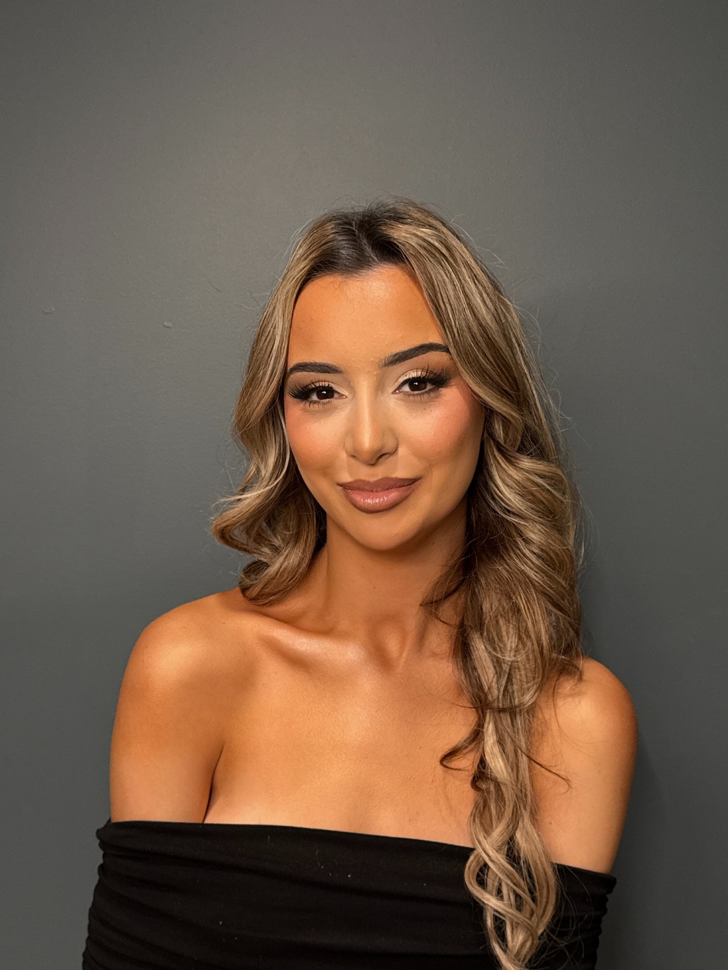 Bridal look with bronzed skin and neutral lip